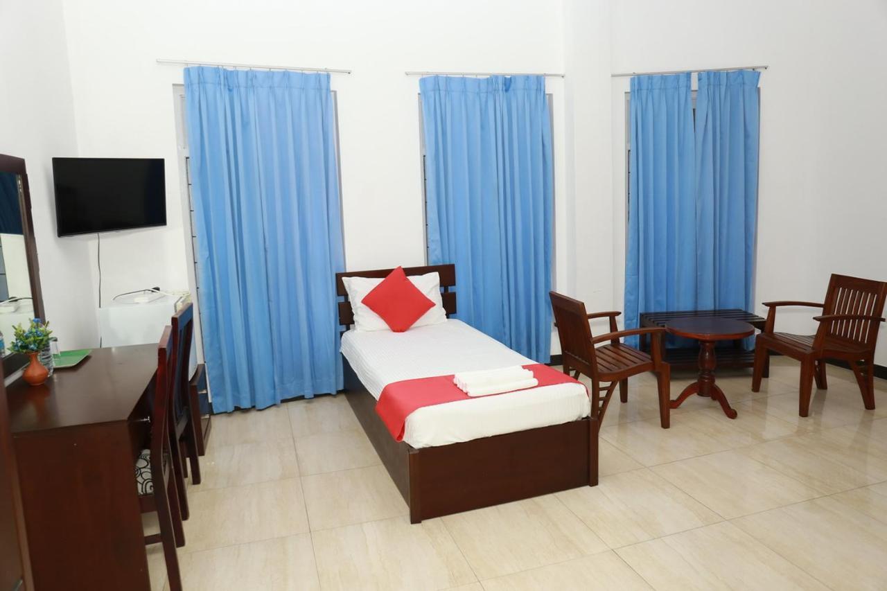 Coconut Primitive Hotel Negombo Ngoại thất bức ảnh