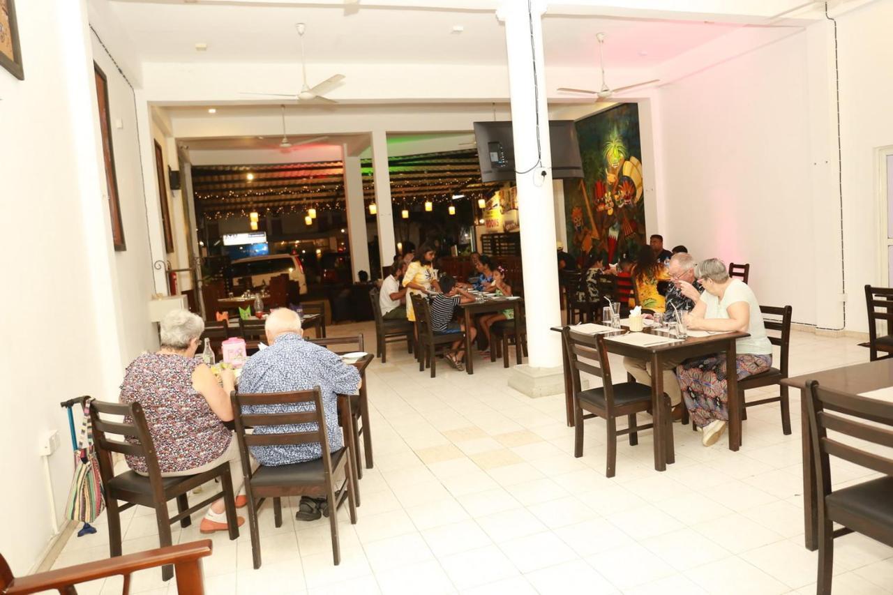 Coconut Primitive Hotel Negombo Ngoại thất bức ảnh