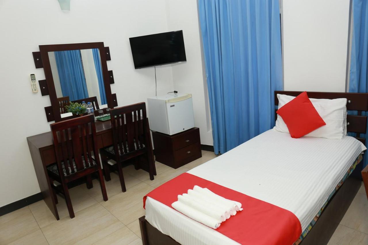 Coconut Primitive Hotel Negombo Ngoại thất bức ảnh