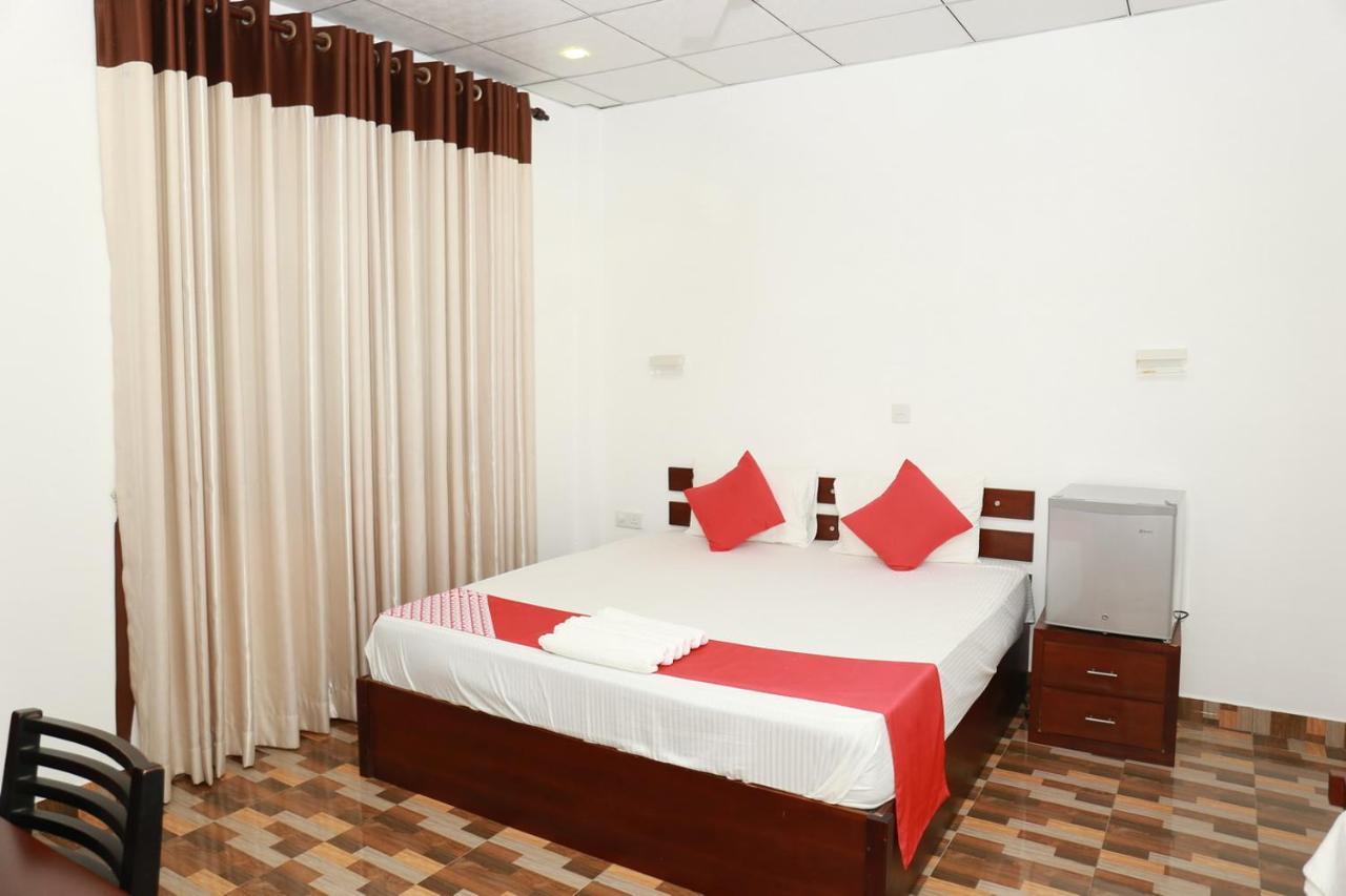 Coconut Primitive Hotel Negombo Ngoại thất bức ảnh
