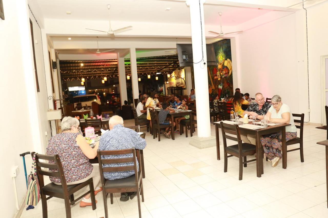 Coconut Primitive Hotel Negombo Ngoại thất bức ảnh