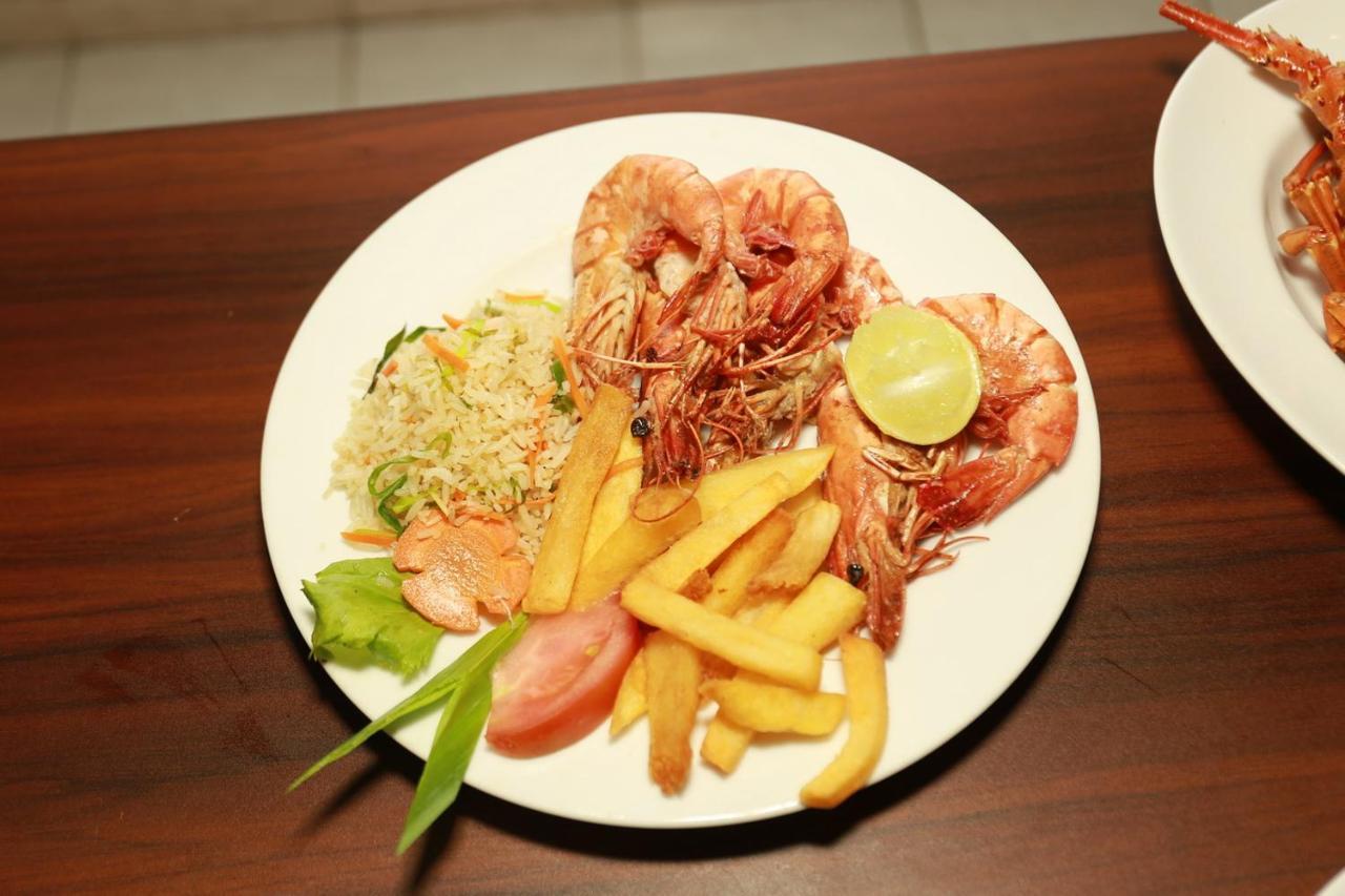 Coconut Primitive Hotel Negombo Ngoại thất bức ảnh